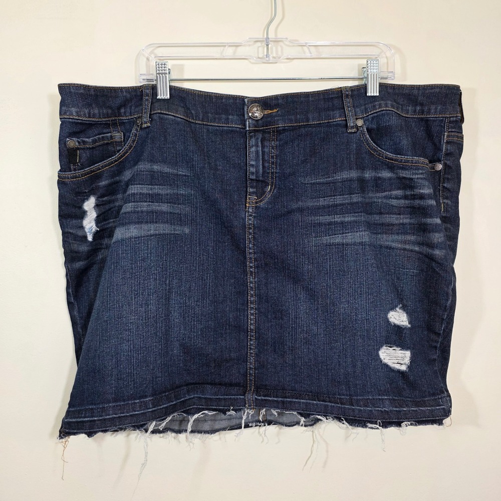 Torrid‎ Women Denim Skirt Distressed Raw Hem Dark Wash Mini Size 20